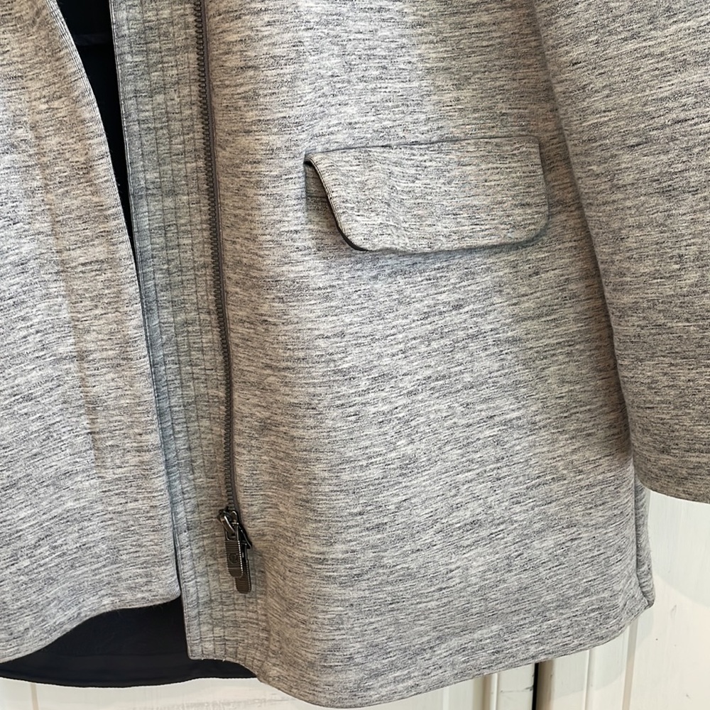 Lululemon Gray Softshell Jacket - image 4